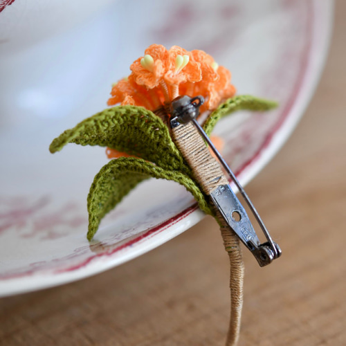 オレンジ花モチーフブローチ2個セット オレンジ花モチーフブローチ2個