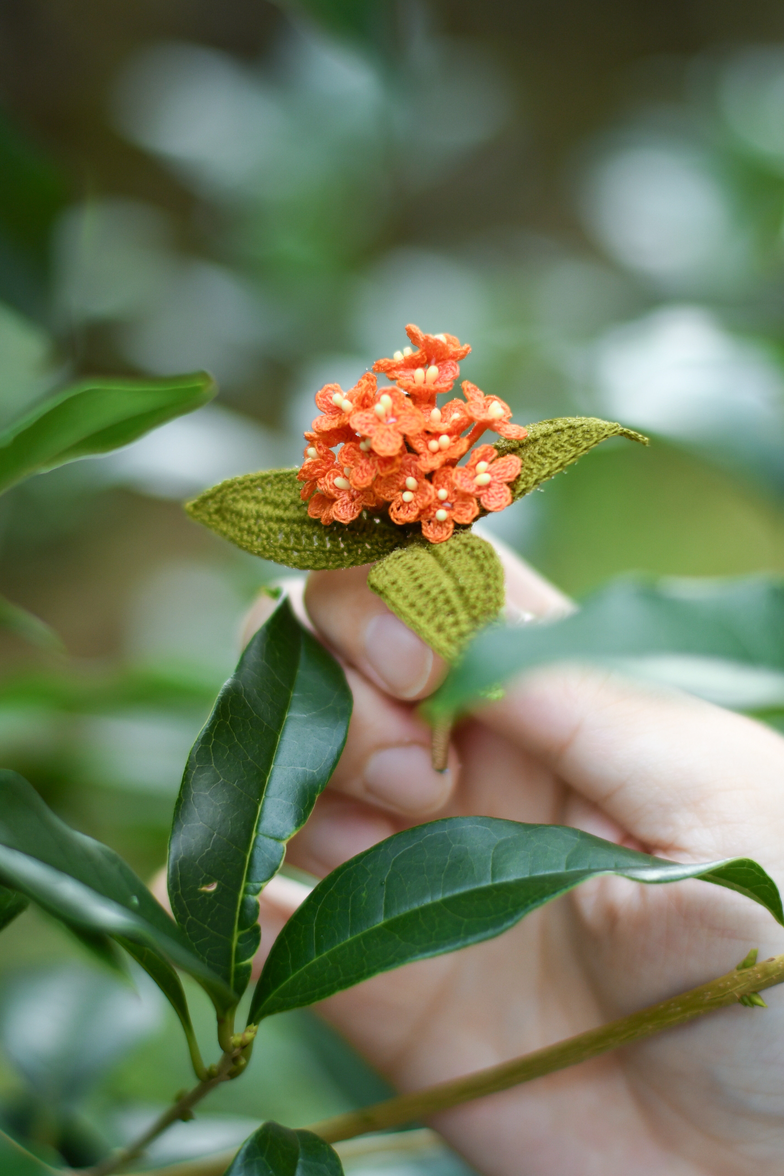 Carven 金色の花束ブローチ Carven 金色の花束ブローチ