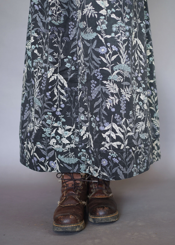 [定制] 傳統阿米甚連衣裙 ◇ 棉質燈芯絨 *植物圖案（海軍藍）* 第7張的照片