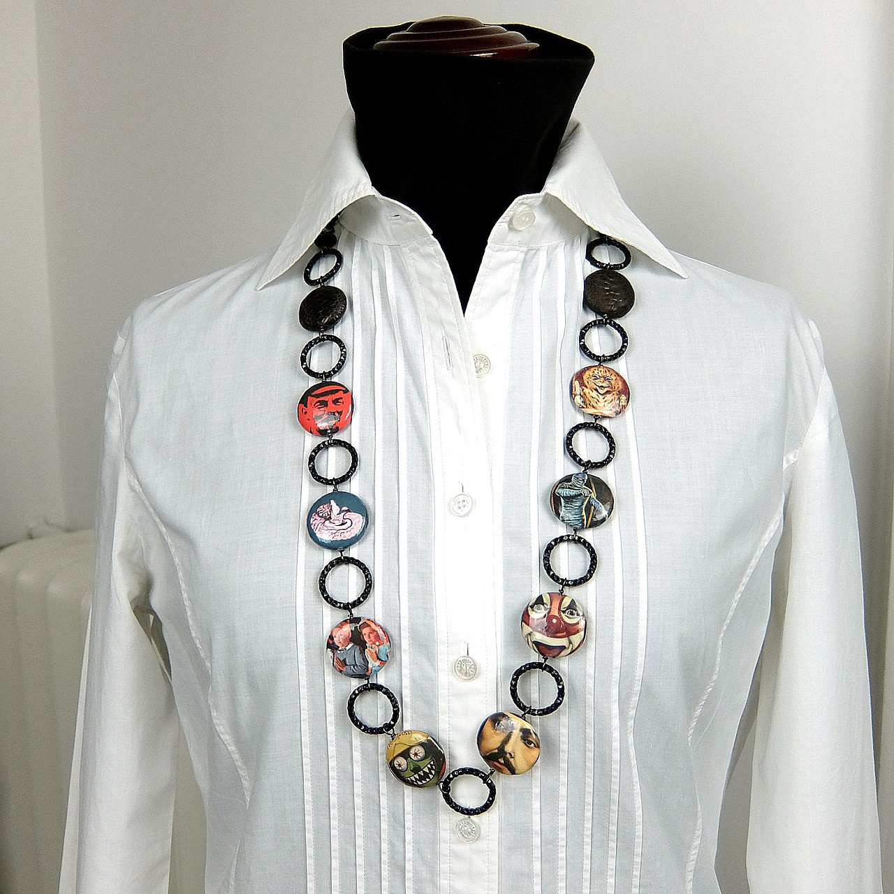 エッセレ・アメリカンポップイラストディスク＆レザーディスク ロングネックレスとピアスのセット