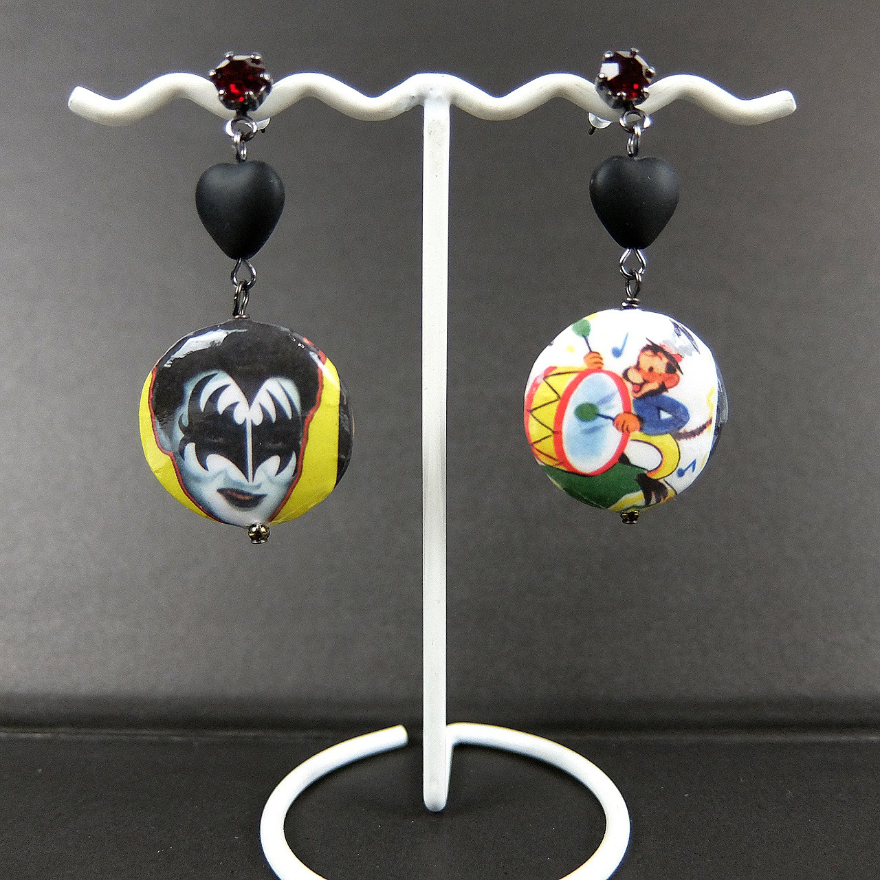 エッセレ・アメリカンポップイラストディスク＆レザーディスク ロングネックレスとピアスのセット