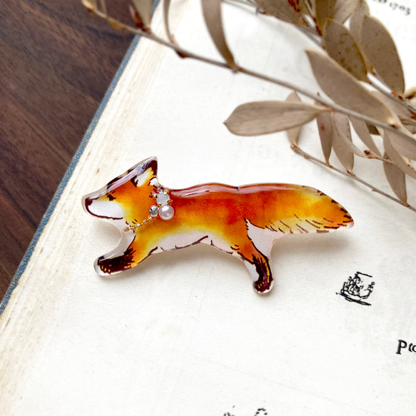 Running fox brooch｜走るきつねのブローチ〔動物シリーズ〕 1枚目の画像