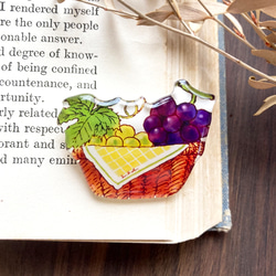 Grape basket brooch｜ぶどうバスケットブローチ〔秋のフルーツ〕 1枚目の画像