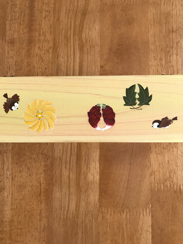 食卓に置ける箸箱　黄色い箸箱（雀と茗荷文）　カトラリーケース　メガネ入れ　小物入れ　蓋付き木製　少人数用 14枚目の画像
