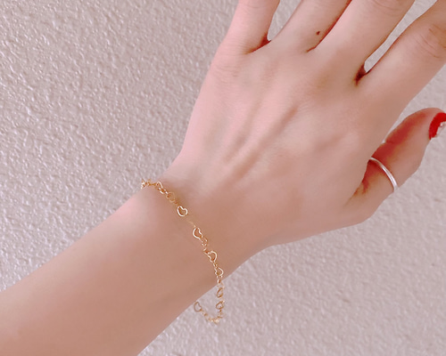 8c9f930a07de145d4949e8ed4784ca