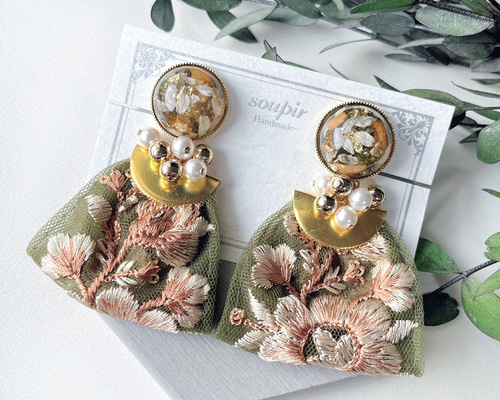 大ぶりチュールインド刺繍リボンタッセルイヤリング/ピアス イヤリング 