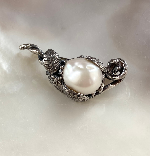 【希少】（一点物）びわ湖真珠の植物ブローチ（silver925） 8枚目の画像