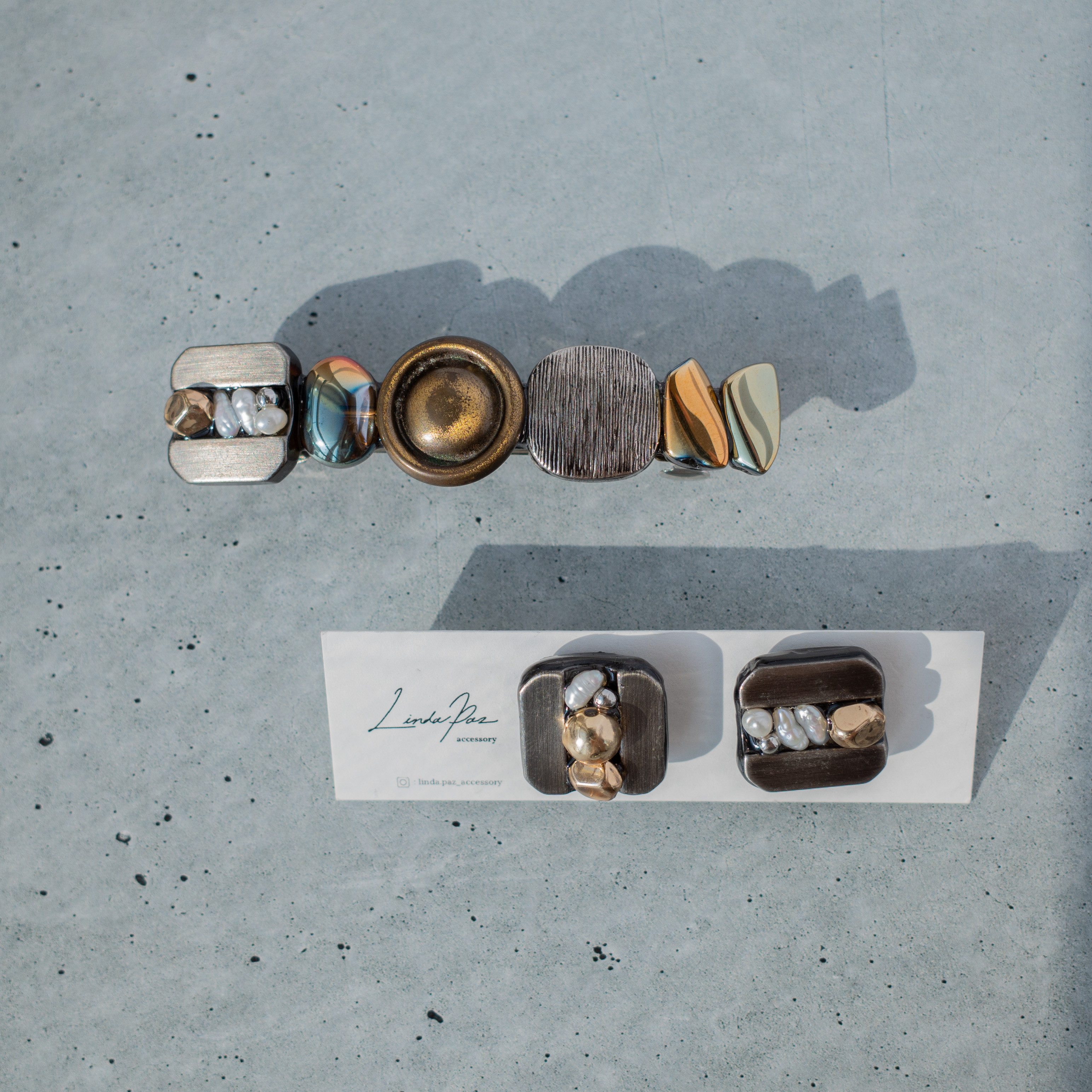 【Creema限定 新春福袋】ヘアバレッタ　ヴィンテージボタン淡水パールピアス/イヤリング　ボタンバレッタ