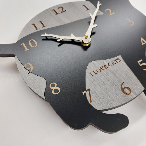 逆回転時計　名入れ・文字入れ ねこちゃん はみ出し壁掛時計 猫2　黒　 静音時計 期間限定値下げ3000円引き】【文字入れ】ねこちゃん はみ出し