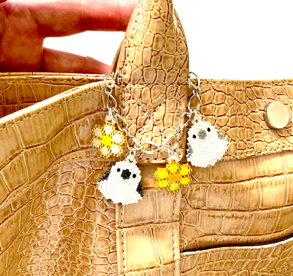 ぽっこりシマエナガのバッグチャーム デリカビーズ織りモチーフ バッグ