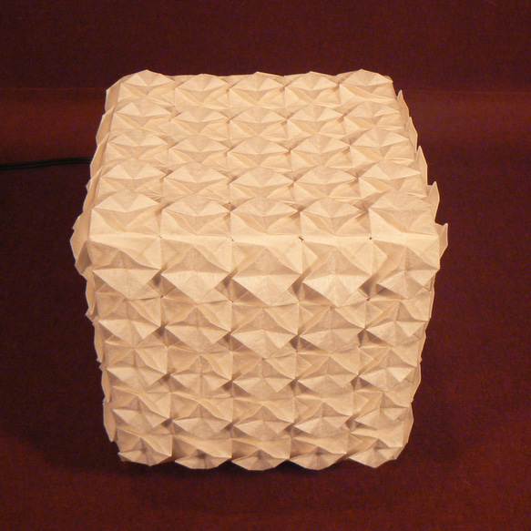 和紙の手作りランプシェード　美濃和紙使用　[折] 7-1　どこにもない癒しの手作り一点物作品　ギフト・模様替えに最適 