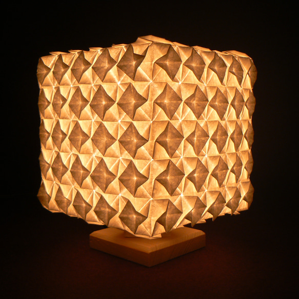 和紙の手作りランプシェード　美濃和紙使用　[折] 7-1　どこにもない癒しの手作り一点物作品　ギフト・模様替えに最適 