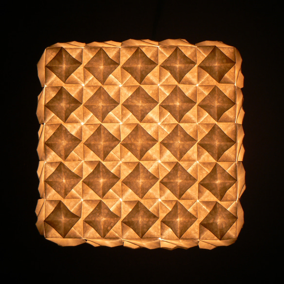 和紙の手作りランプシェード　美濃和紙使用　[折] 7-1　どこにもない癒しの手作り一点物作品　ギフト・模様替えに最適 