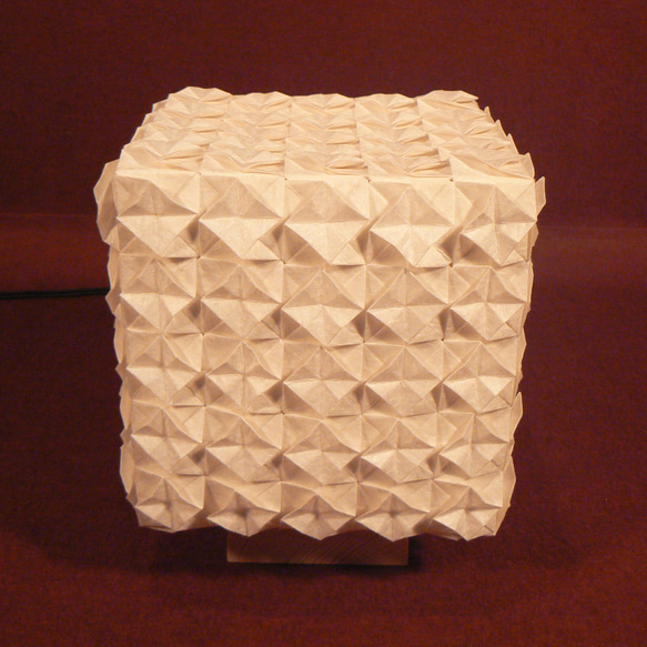 和紙の手作りランプシェード　美濃和紙使用　[折] 7-1　どこにもない癒しの手作り一点物作品　ギフト・模様替えに最適 