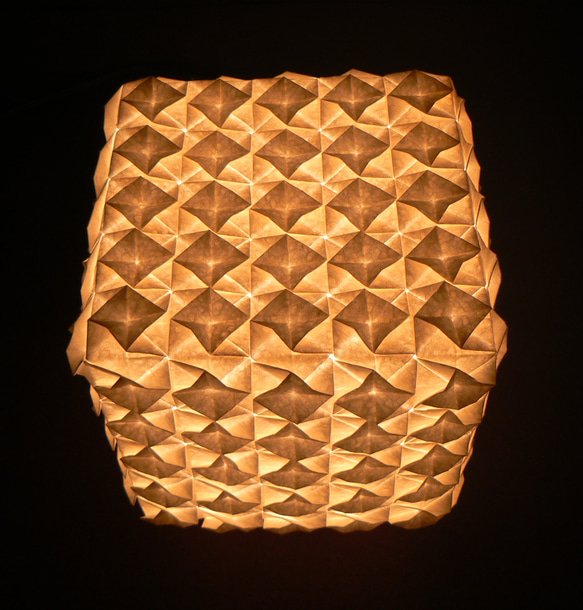 和紙の手作りランプシェード　美濃和紙使用　[折] 7-1　どこにもない癒しの手作り一点物作品　ギフト・模様替えに最適 