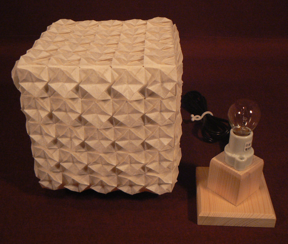 和紙の手作りランプシェード　美濃和紙使用　[折] 7-1　どこにもない癒しの手作り一点物作品　ギフト・模様替えに最適 