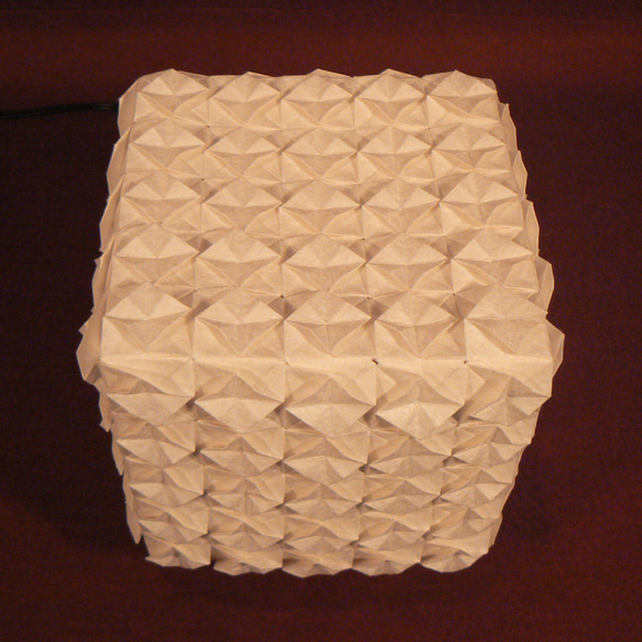 和紙の手作りランプシェード　美濃和紙使用　[折] 7-1　どこにもない癒しの手作り一点物作品　ギフト・模様替えに最適 