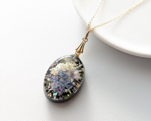 お花のレジンネックレス ブラック 38cm ボタニカル ネックレス レジン