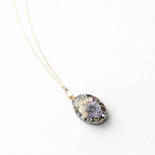 お花のレジンネックレス ブラック 38cm ボタニカル ネックレス レジン