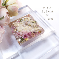 本物のお花を閉じ込めたブローチ 3,3×3,3cm レジンお花のブローチ ピンク ドライフラワー ブローチ 5枚目の画像