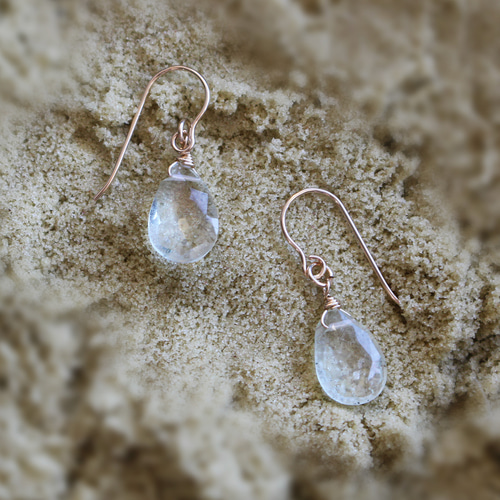 リビアングラス＜ペアシェイプ＞のピアス（K14GF） ピアス（フック 