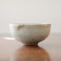 赤陶土と白釉の飯碗 6枚目の画像