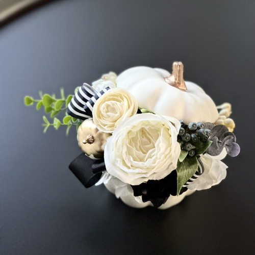 ホワイトパンプキンのアイボリー系ハロウィン造花リース ホワイトパンプキンのアイボリー系ハロウィン造花リース