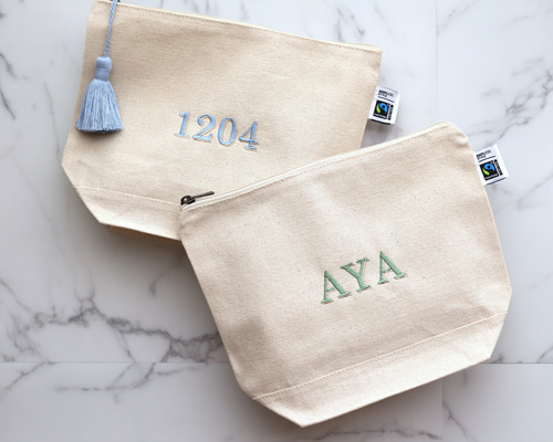 イニシャル刺繍／名入れ マチありポーチ タッセルありなし選べます 