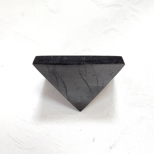 シュンガイト◇ピラミッド◇電磁波から身を守る◇自然治癒力◇免疫力