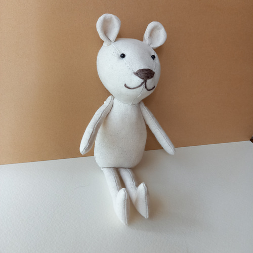 ネズミ　作家　作家様　ハンドメイド　ぬいぐるみ ⚮̈ . . 今日はねずみちゃんと公園で読書