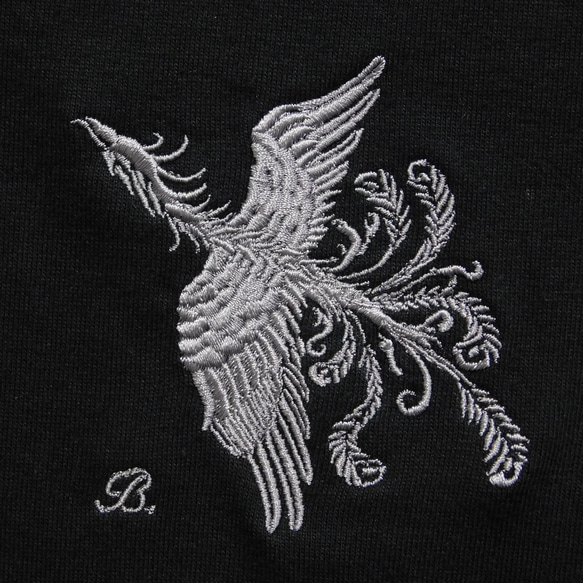 刺繍入りTシャツ セール】 ラインストーン×刺繍Tシャツ（オフホワイト/ブラック