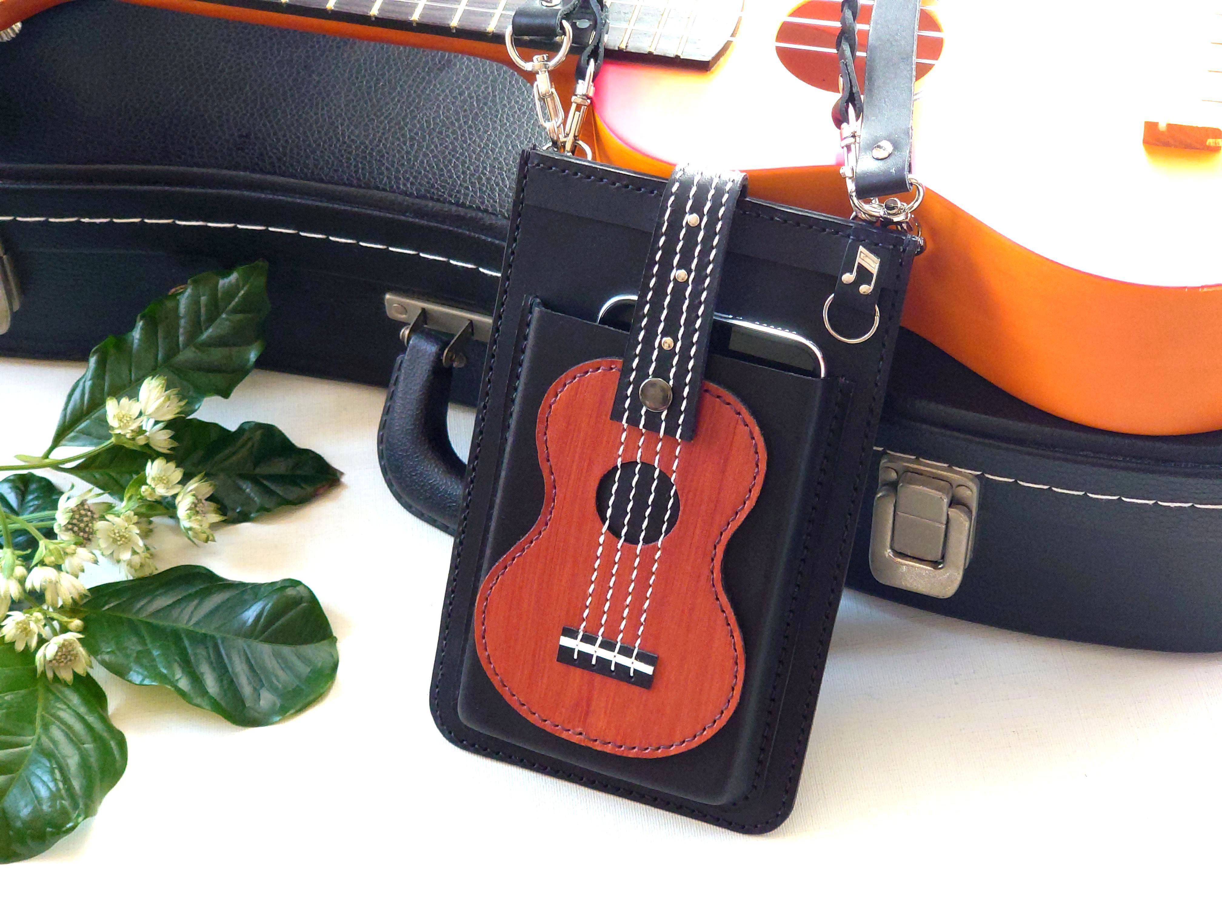 【受注制作】個性派！【ウクレレ】スマホポシェット【縦型・肩紐長さ調整可・2way】身軽なお出掛けに 14,100円