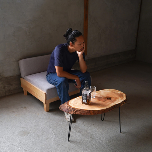 徳田製作所の輪切りの一枚板　コーヒーテーブル 欅の輪切り 一枚板 ローテーブル コーヒーテーブル | 徳田製作所