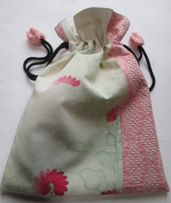 ７３４１　花柄と絞りの着物で作った巾着袋　＃送料無料 2枚目の画像