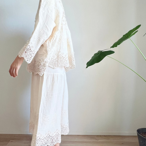 コットンガーゼ)レース刺繍ワイドパンツ ブラウス Ito-hari 通販