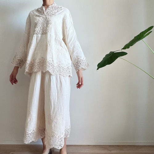 セザンヌ オーガニック綿 レース 刺繍 ワイドレッグ 7分丈パンツ 408719b25bedf825bef47b1bf4f60a