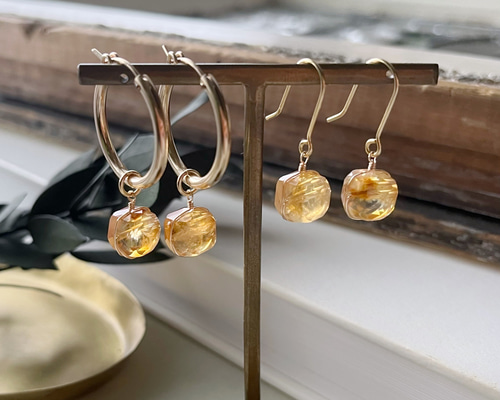 ファントムシトリン✳︎キューブカットの【チャーム】【ピアス 