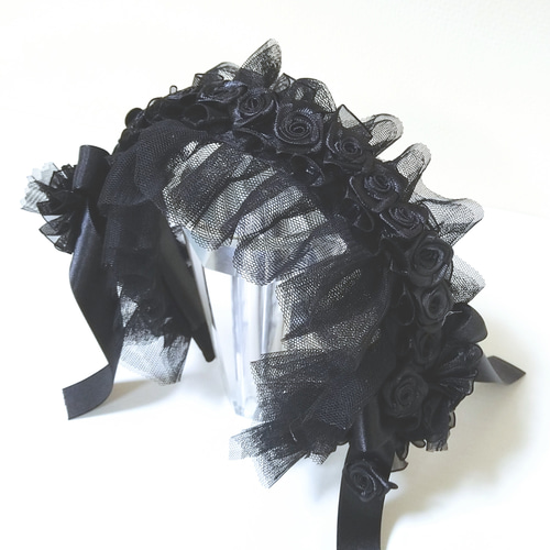 一点物ヘッドドレスカチューシャ黒薔薇とリボンとフリルの