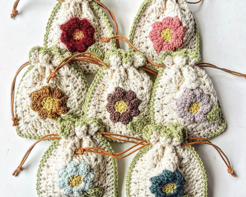 あい お花モチーフ巾着ポーチ あい お花モチーフ巾着ポーチ お花モチーフ 巾着ポーチ かぎ針