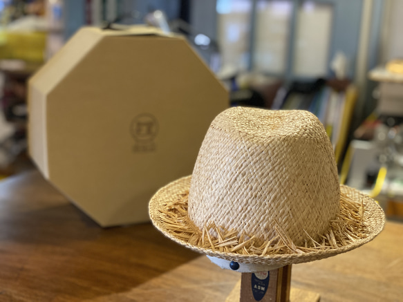 木型で作った中折れ麦わら帽子 8枚目の画像