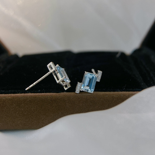 アクアマリンペンダント&ピアスセットk18 ピアス（スタッド・一粒  