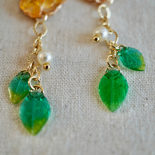 金木犀の香る季節┊︎葉】再販 ピアス・イヤリング 揺れる 揺れない