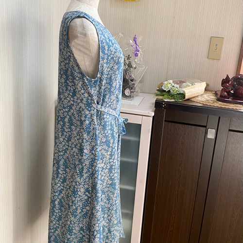 着物リメイク 正絹 赤に花柄 サイド切り替えAラインワンピース 着物リメイク ワンピース 2WAY Aライン 花柄 大人かわいい 正絹
