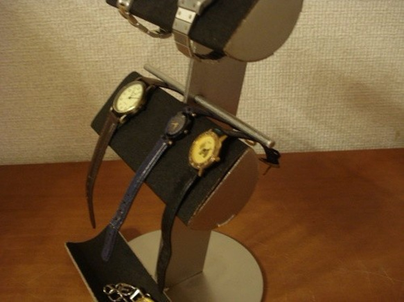 腕時計スタンド　ブラック革バンド＆メタルバンド4本掛けトレイ付き腕時計スタンド　 3枚目の画像