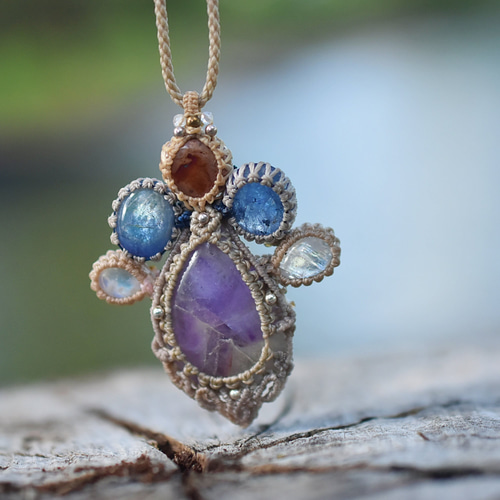 瞬きの石☆マクラメネックレス1244 ネックレス・ペンダント