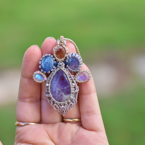 瞬きの石☆マクラメネックレス1244 ネックレス・ペンダント