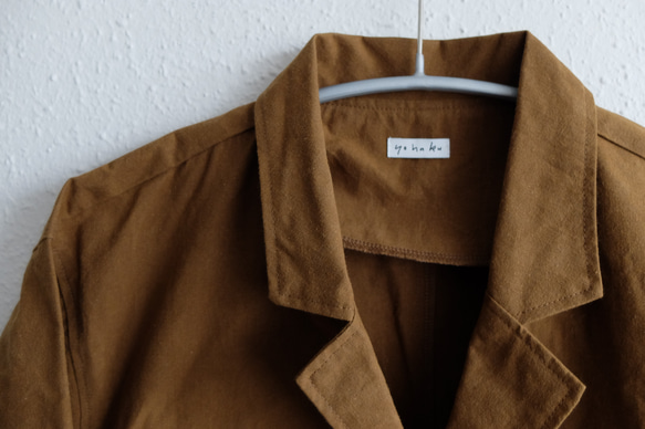 [補貨] yohaku 淺黃色布料長夾克卡其棕色 | 男女皆宜 2 種尺寸 第13張的照片