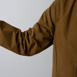 [補貨] yohaku 淺黃色布料長夾克卡其棕色 | 男女皆宜 2 種尺寸 第6張的照片