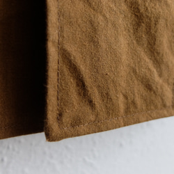 [補貨] yohaku 淺黃色布料長夾克卡其棕色 | 男女皆宜 2 種尺寸 第16張的照片