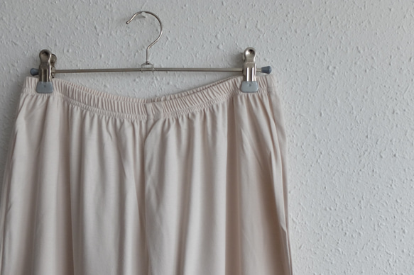 yohaku Dubai 長褲 | 絲光光滑米色 | 男女通用 1 號 第2張的照片